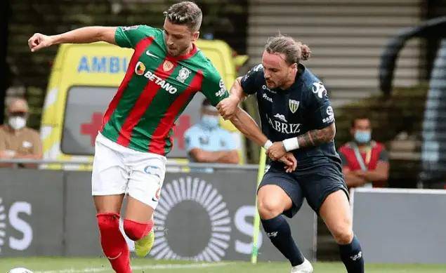 波尔图训练开放日；国际比赛日战术微调引欢呼；葡超在即；阵容厚度经受考验(葡超波尔图直播)